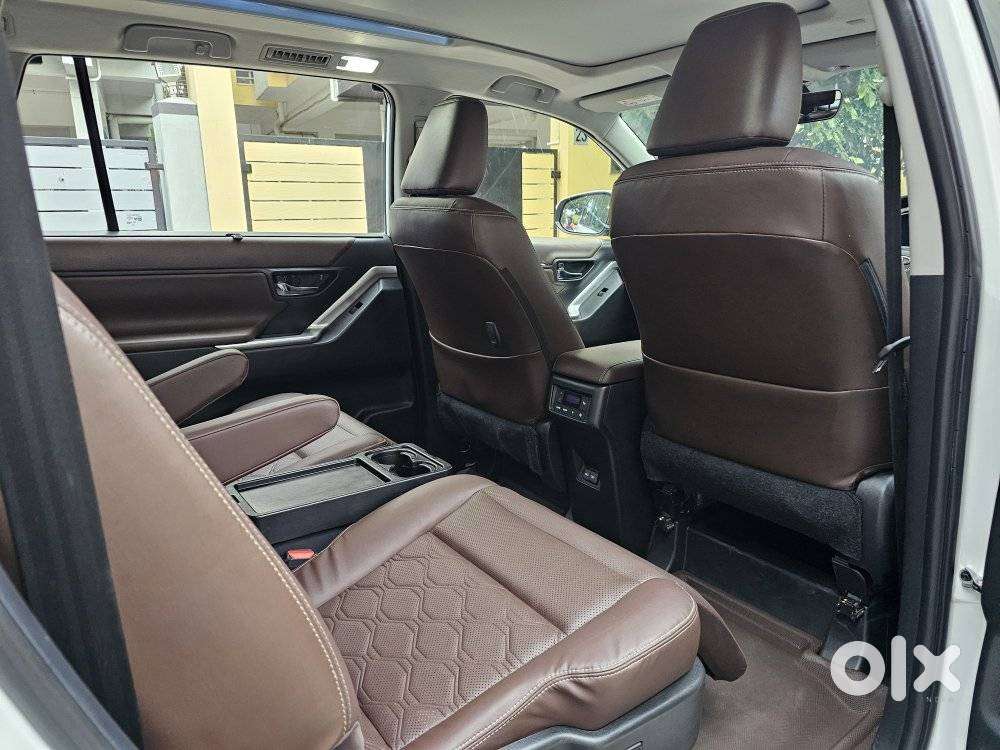 Toyota Innova Hycross 2.0 Zx Hybrid 7 Str, 2024, Cng & Hybrids