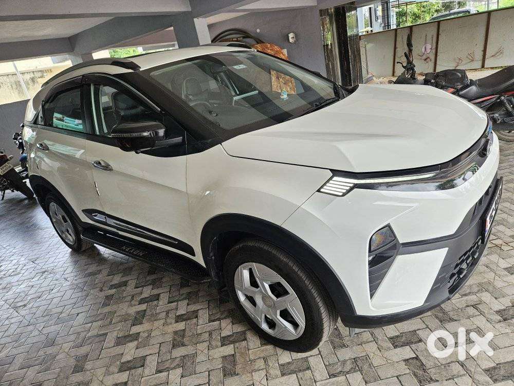 Tata Nexon Pure 1.2 S Revotron Petrol 6 Mt, 2023, Petrol