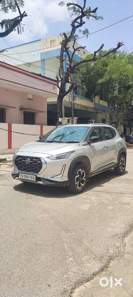 Nissan Magnite 1.0 Xv Premium, 2024, Petrol