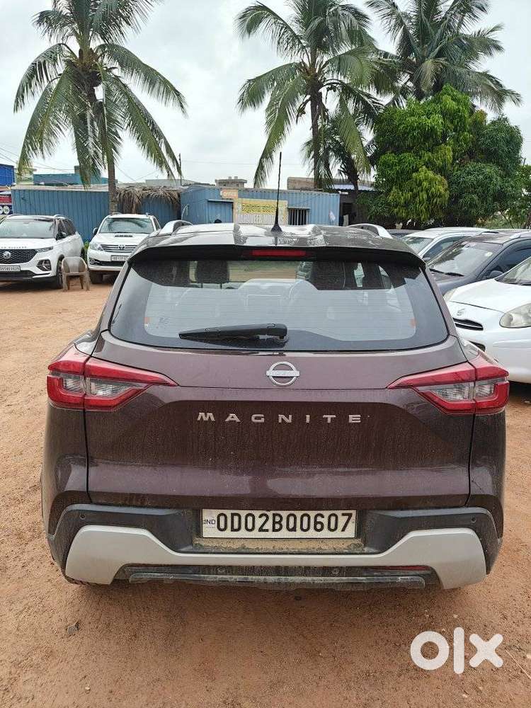 Nissan Magnite 1.0 Xv Premium Dual Tone, 2021, Petrol