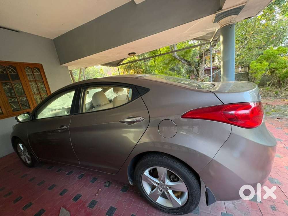 Hyundai Elantra Petrol 2013