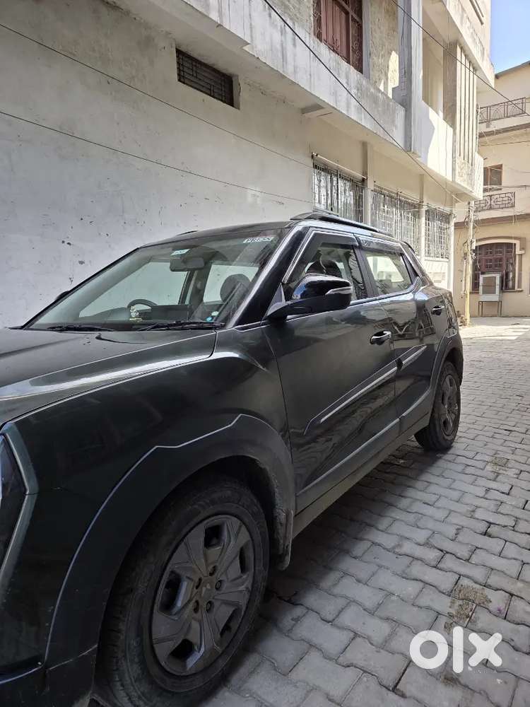 Mahindra Xuv 3xo 2024 Ax5