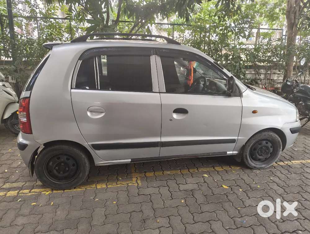 गाडी चालु आहे गाडीचे दोन टायर नवीन आहेत साऊंड सिस्टीम आहे