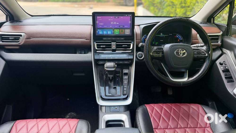 Toyota Innova Hycross 2.0 Vx (o) Hybrid 7 Str, 2023, Petrol