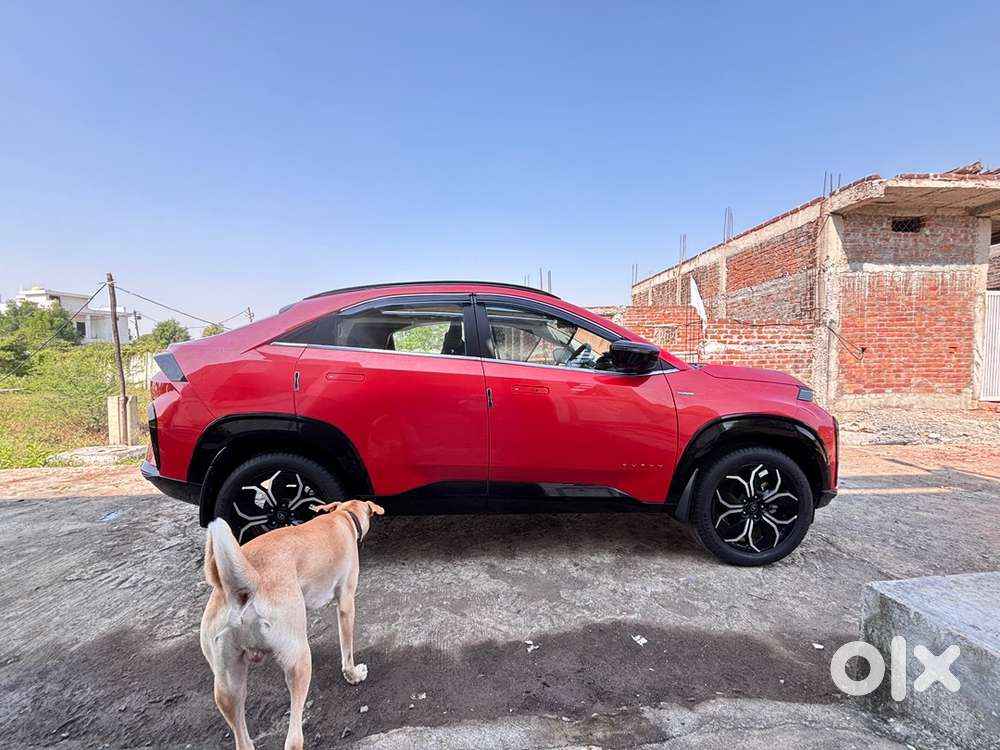 Tata Curvv Creative Plus S 1.5 Diesal ( Second Top Model )