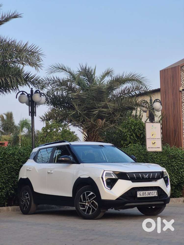 Mahindra Xuv 3xo Ax5 Pm Mt, 2026, Petrol