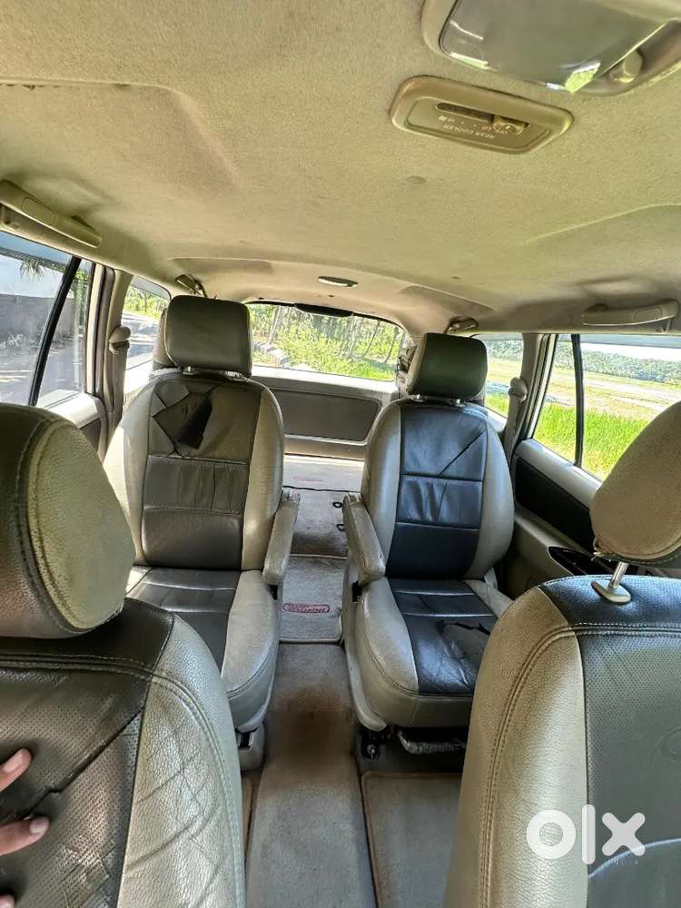 Toyota Innova Crysta Edition 2011