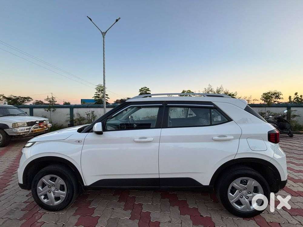 Hyundai Venue S 1.2 Petrol, 2023, Petrol