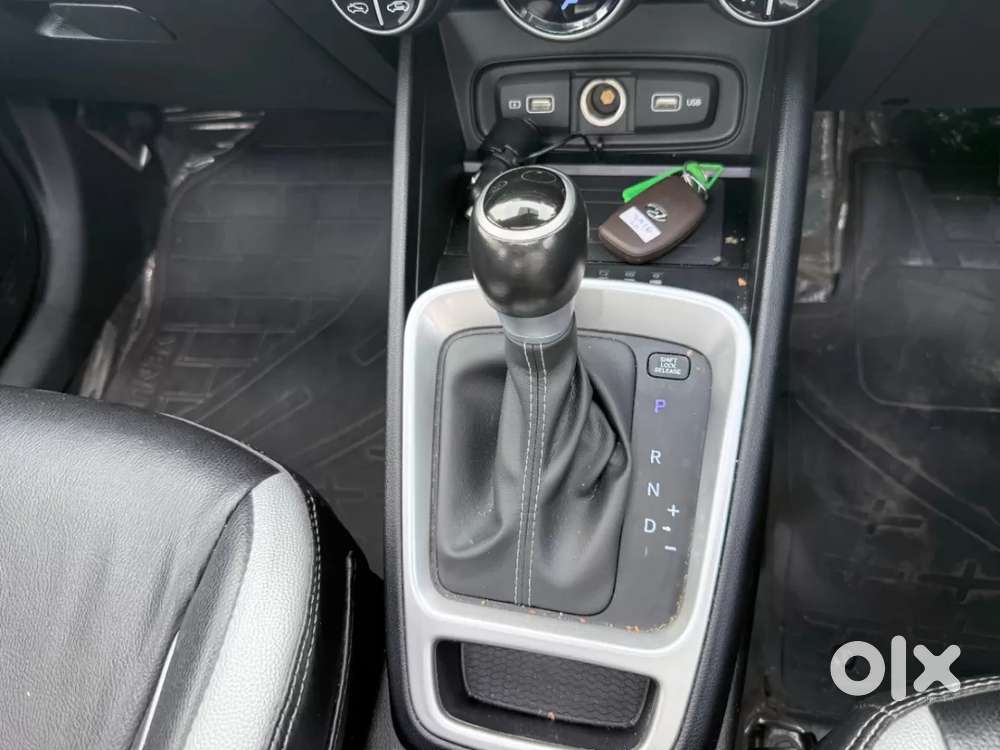Hyundai Venue 1.0 Sx (o) Turbo Dct, 2022, Petrol
