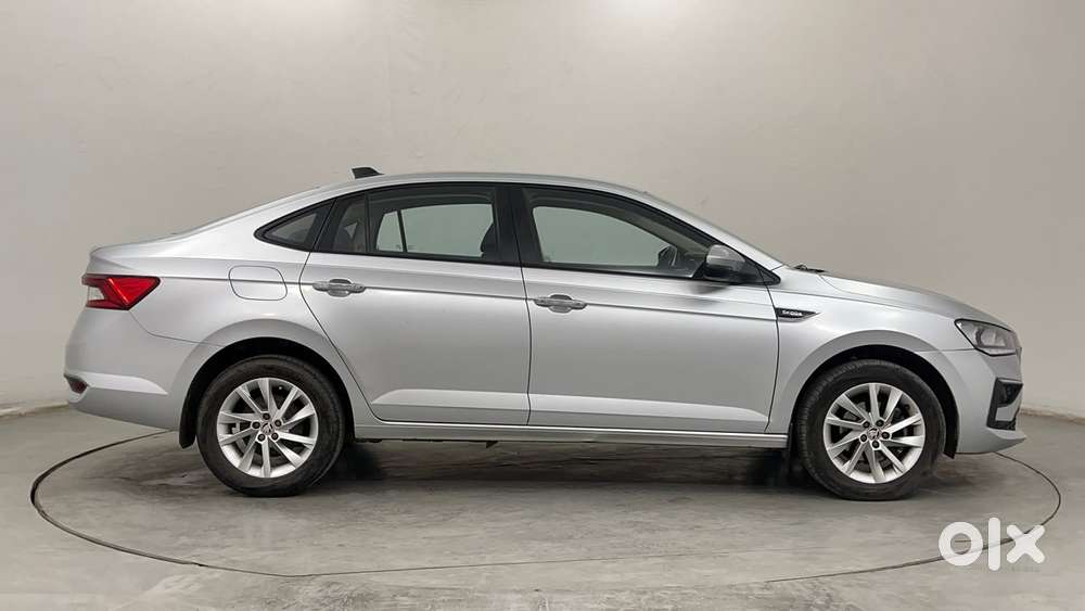 Skoda Slavia Ambition 1.0l Tsi At, 2022, Petrol