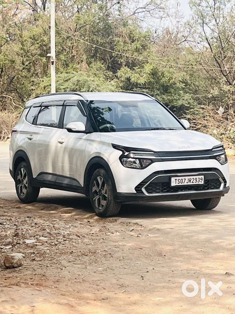 Kia Carens, 2023, Petrol