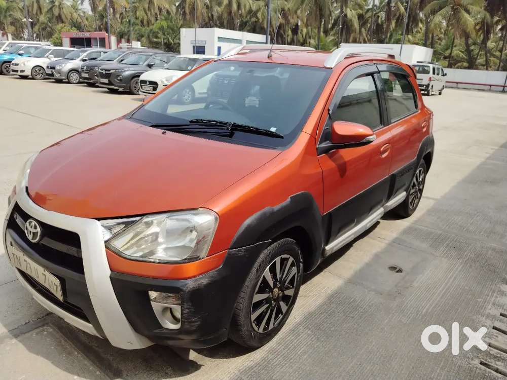 **toyota Etios Liva Cross 2015 – Sporty Orange – Excellent Condition**