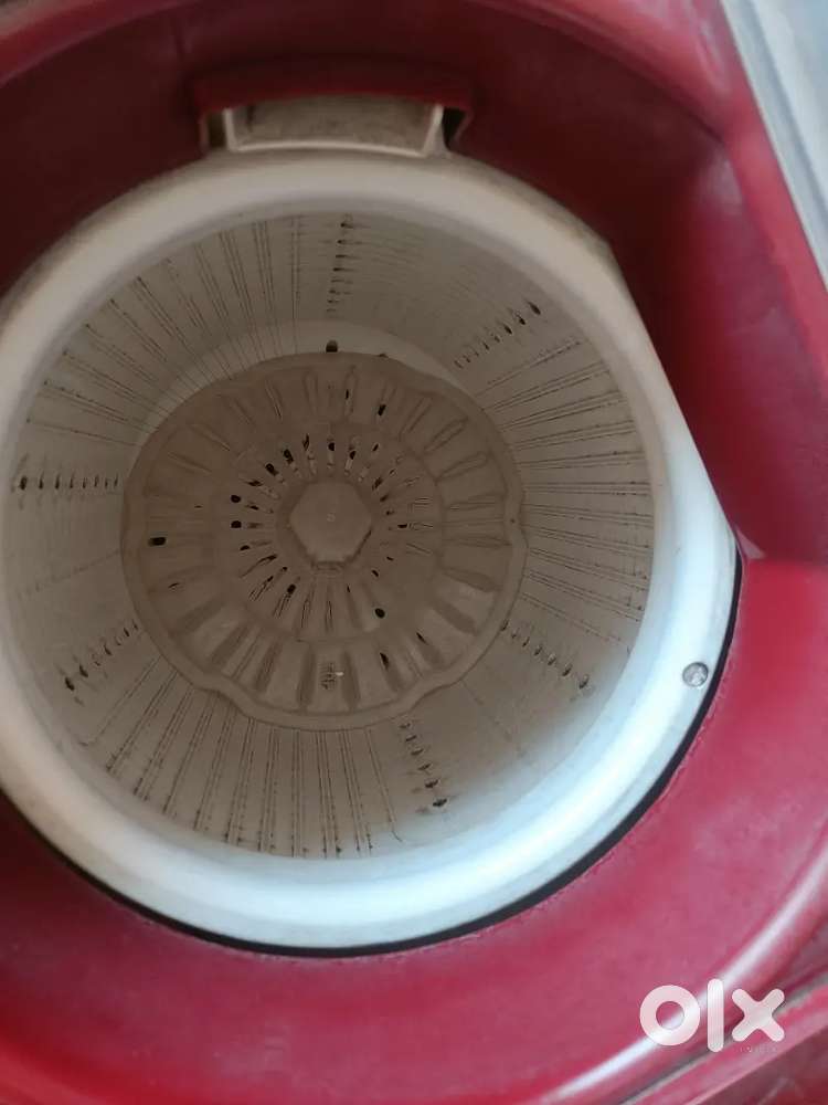 Whirlpool 9.50 kg semi automatic machine in very good condition ...