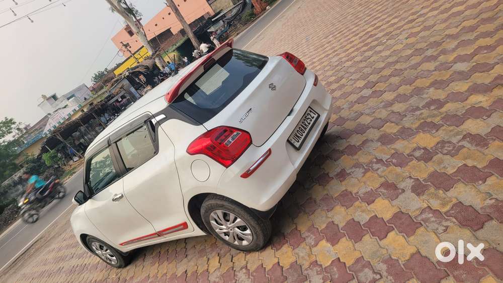 Maruti Suzuki Swift Vxi + Manual, 2018, Petrol