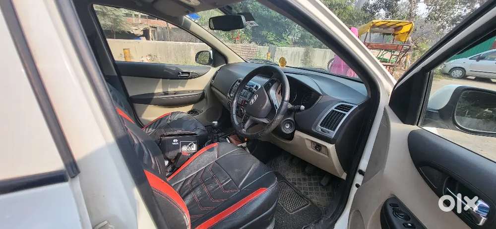 Hyundai I20 Spotz 2013 Car