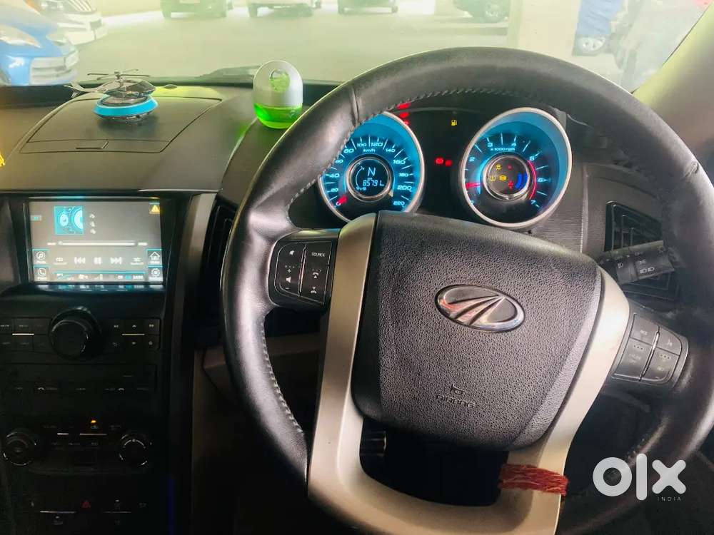 Mahindra Xuv500 2.2 W10 2018 Year