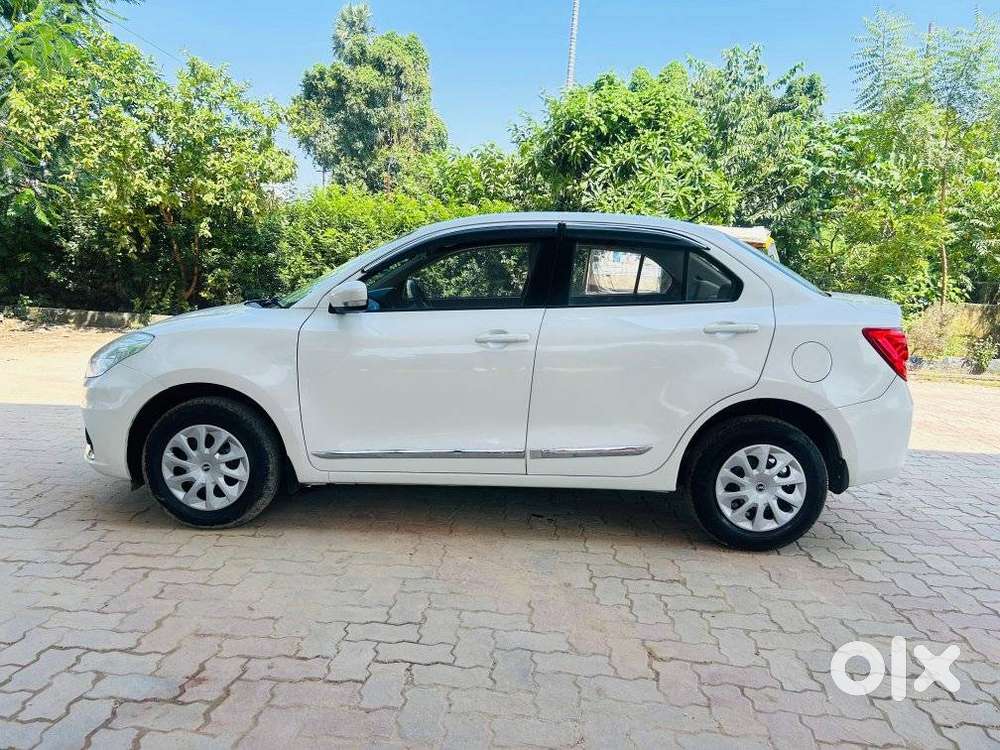 Maruti Suzuki Dzire 1.2 Vxi, 2022, Petrol
