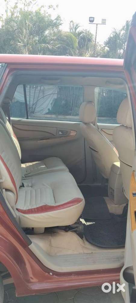 Toyota Innova 2004-2011 2.5 V Diesel 8-seater, 2009, Diesel