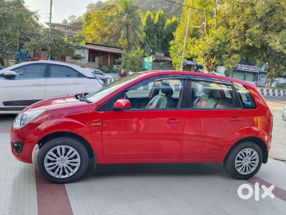 Ford Figo, 2015, Petrol