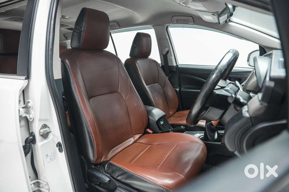 Toyota Innova Crysta 2.4 G Plus Mt 8 Str, 2024, Diesel