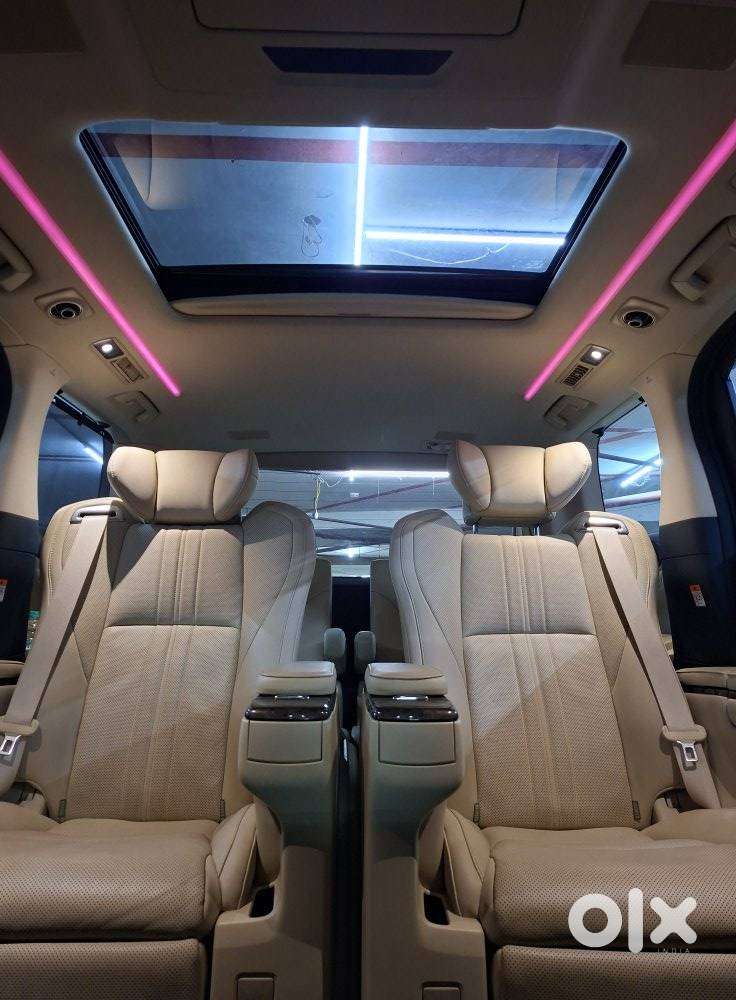 Toyota Vellfire 2.5 Hybrid, 2022, Petrol