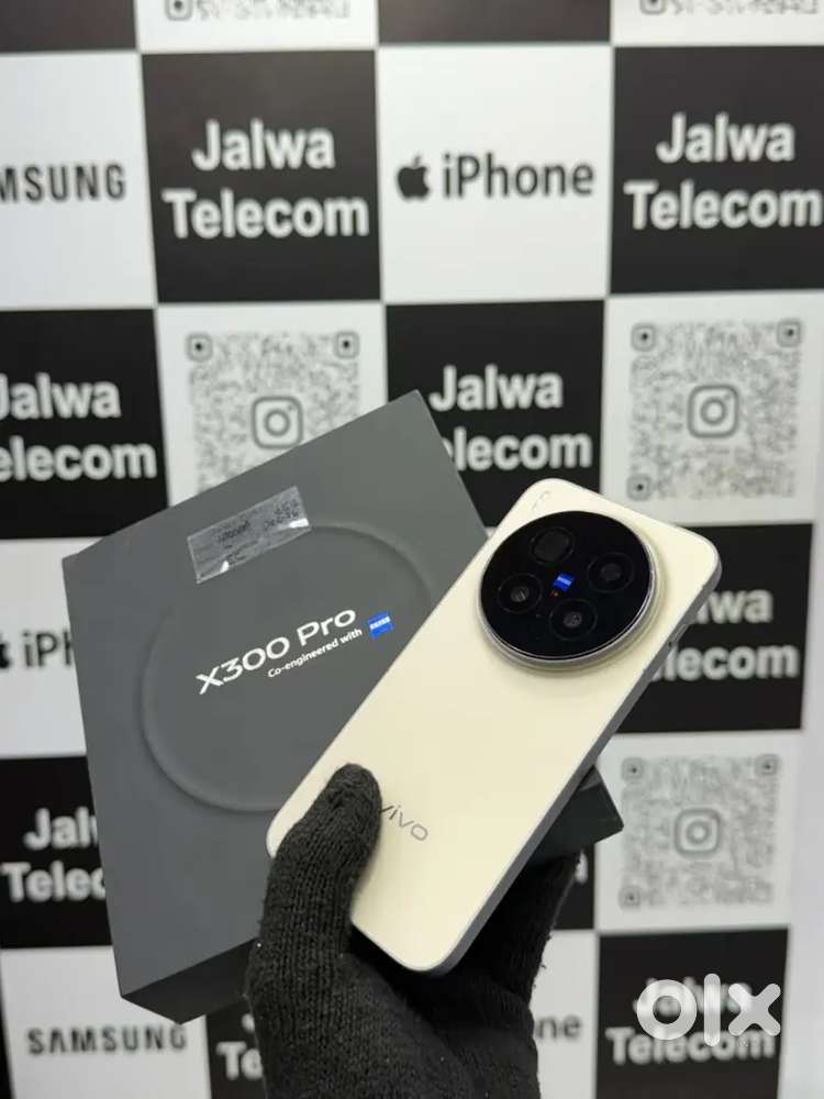 VIVO X300 PRO 16/512 WARRANTY TILL DECEMBER 2026 WITH CAMERA KIT BOX C