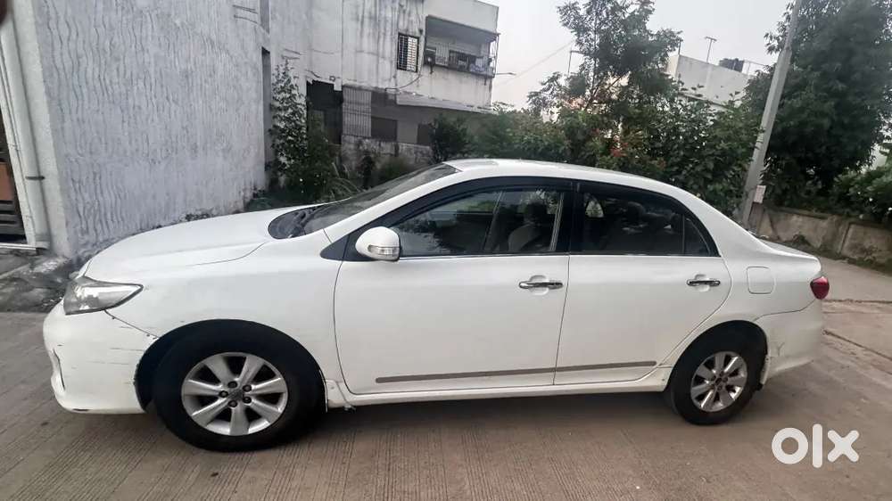 Toyota Corolla Altis 2013
