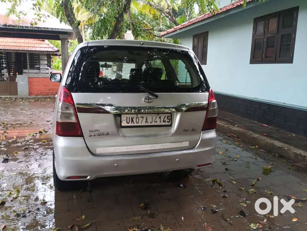 Toyota Innova 2.5 V 2011