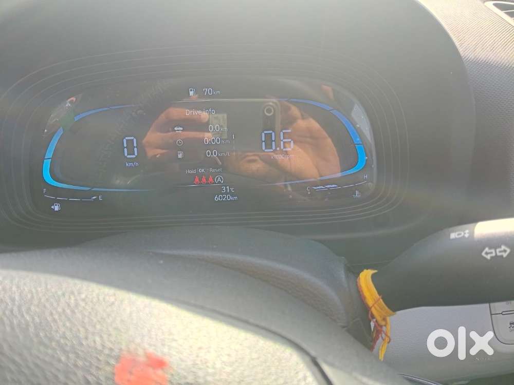 Hyundai Venue 2025 Petrol 6000 Km Driven