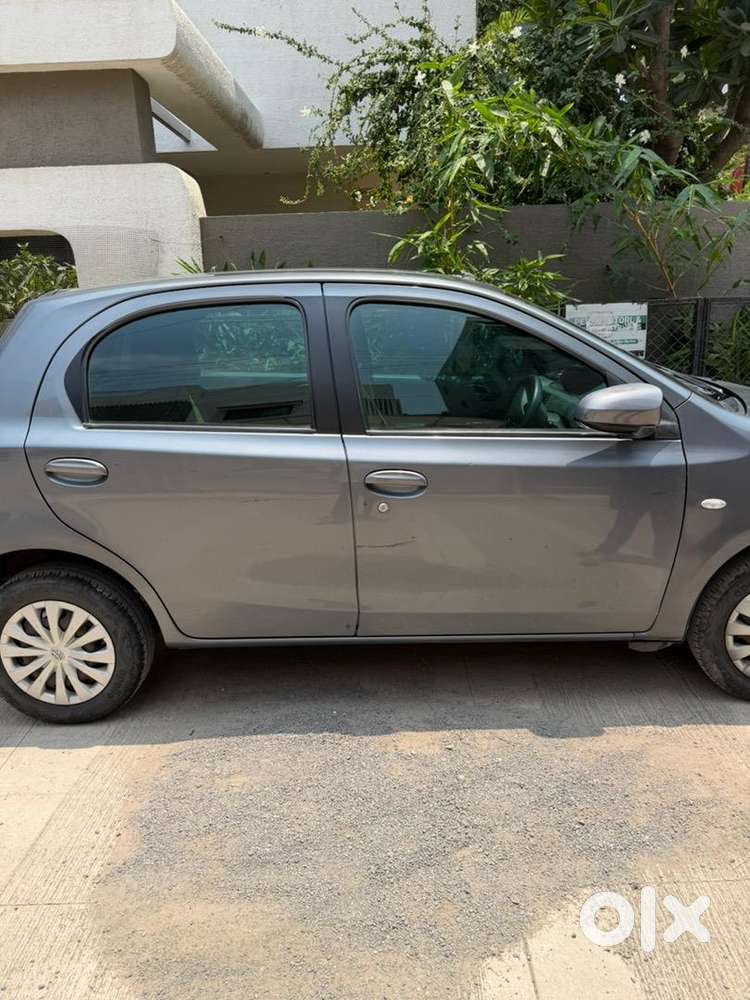 Toyota Etios Liva 2013 Petrol Well Maintained