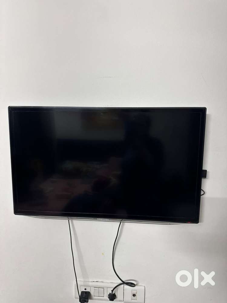 32 inch TV for sale