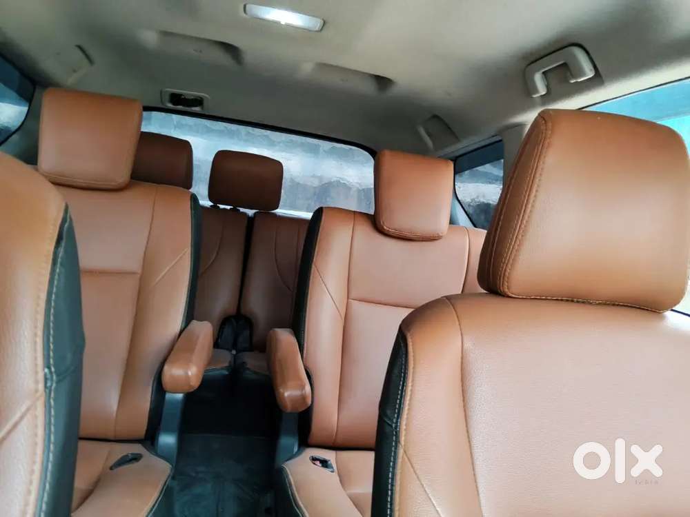 Toyota Innova Crysta 2.4 Diesel 2025