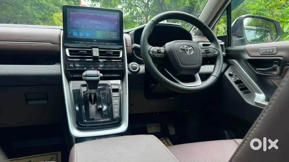 Toyota Innova Hycross, 2026, Petrol