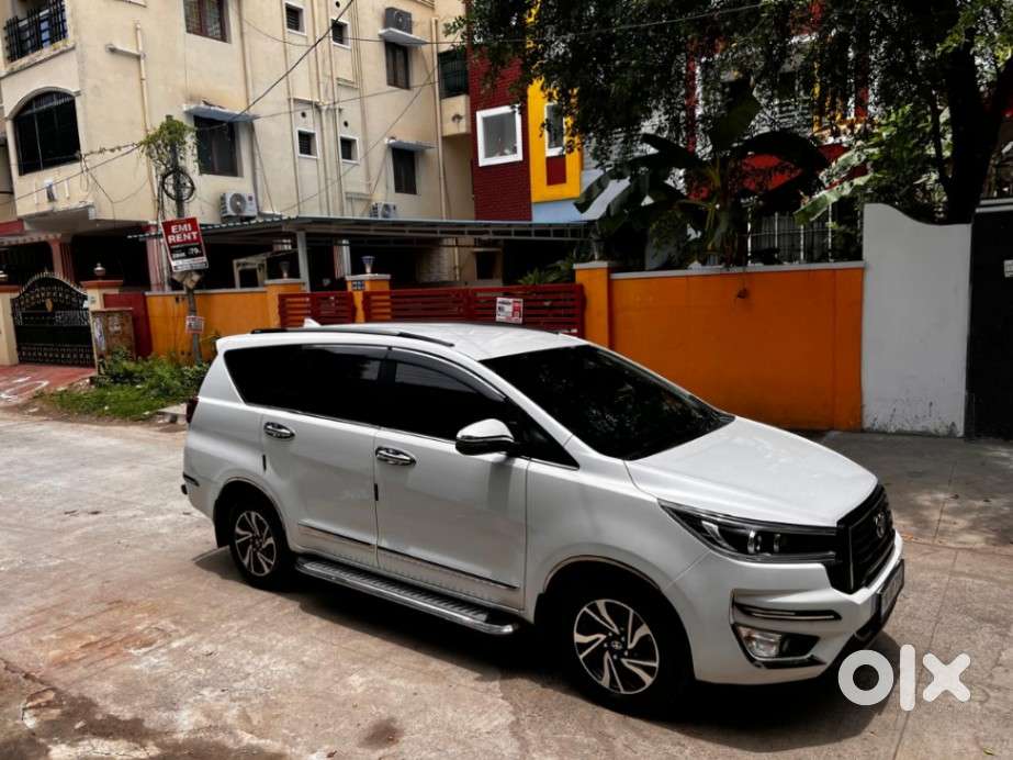 Toyota Innova Crysta 2.4 V 8 Str, 2023, Diesel