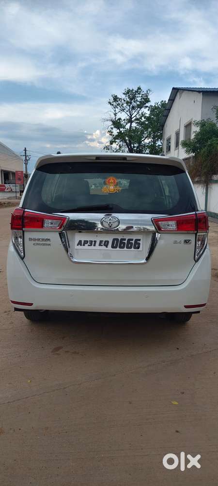 Toyota Innova Crysta [2020-ongoing] 2.4 Vx 8 Str, 2018, Diesel