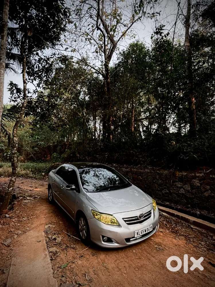 Toyota Corolla Altis 2010 Petrol Well Maintained