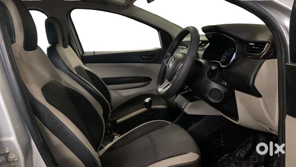Renault Triber Rxz, 2021, Petrol