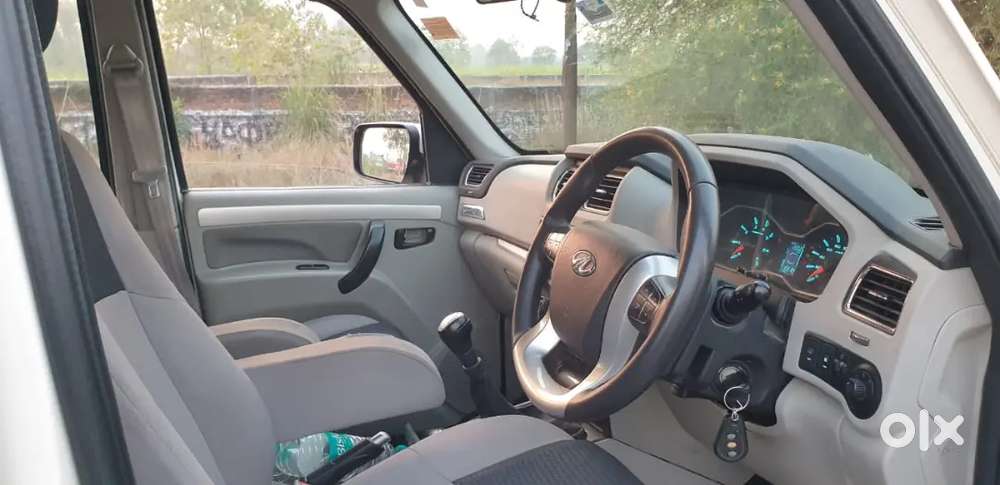 White Mahindra Scorpio S10 Classic 2016 Diesel Mt 2016