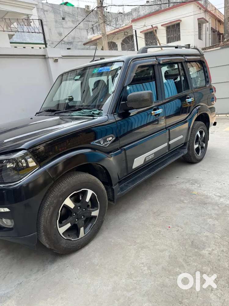Mahindra Scorpio Classic 2025 Diesel 23000 Km Driven