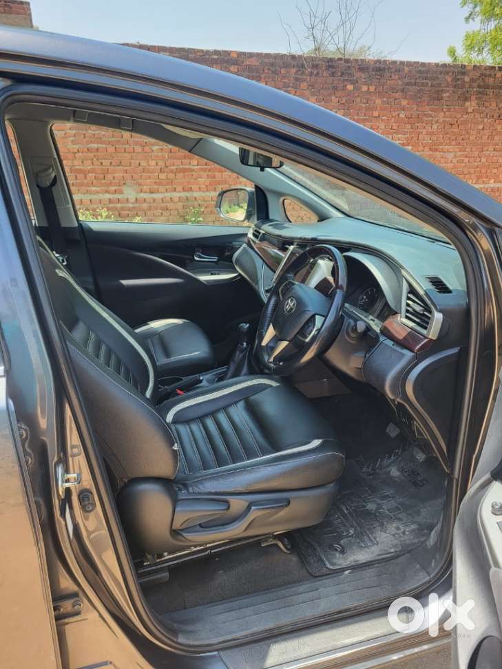 Toyota Innova Crysta 2.4 V, 2017, Diesel