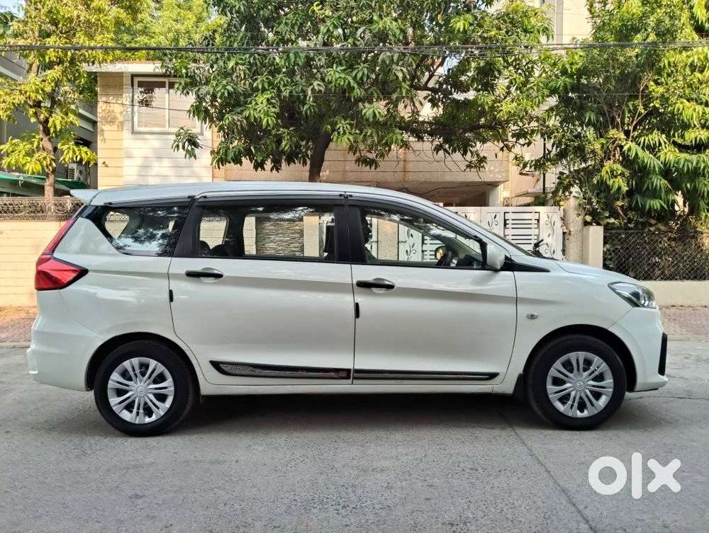 Maruti Suzuki Ertiga 2022-2023  Lxi, 2022, Cng & Hybrids