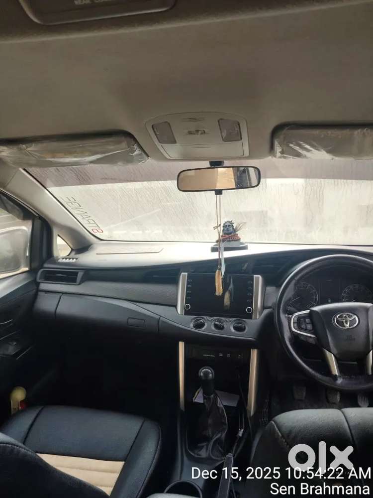 Toyota Innova Crysta 2022 Petrol 98000 Km Driven