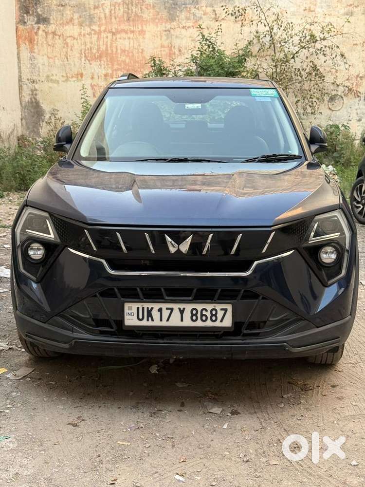 Mahindra Xuv 3xo 2025 Petrol Showroom Condition