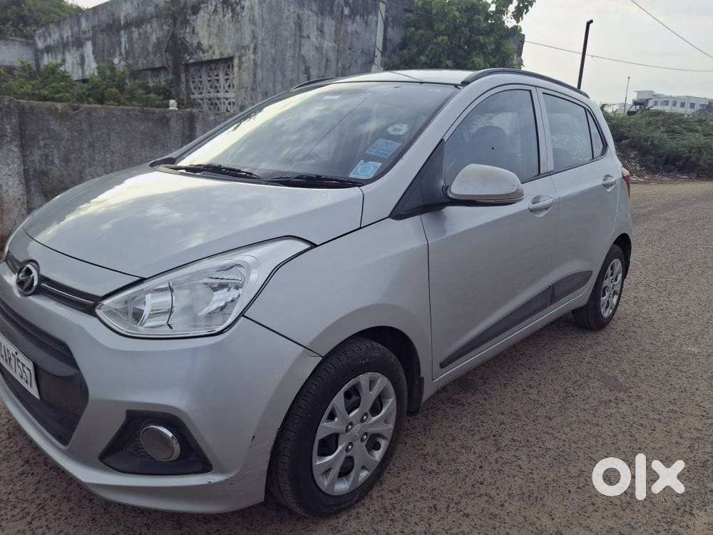 Hyundai Grand I10 Sportz, 2016, Petrol