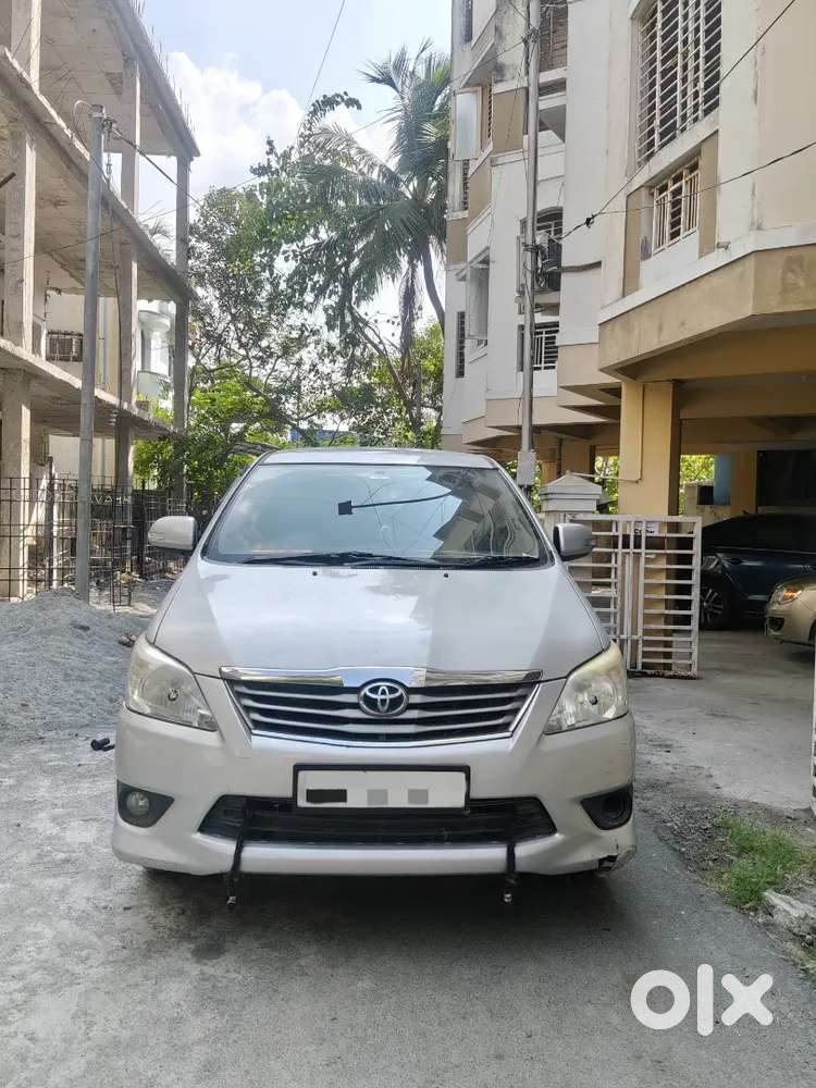 Toyota Innova 2.5 V 2012