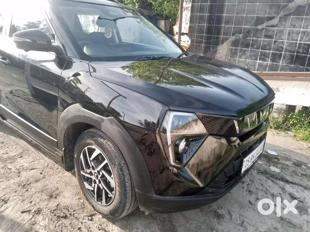 Mahindra Xuv 3xo 2025 Petrol Well Maintained