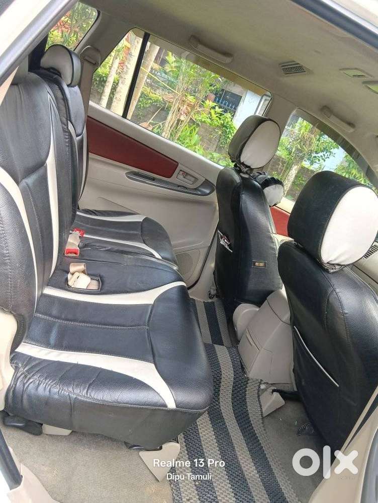 Toyota Innova 2.5 G (diesel) 8 Seater, 2014, Diesel