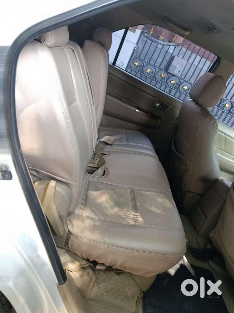 Toyota Fortuner 2011-2016 4x2 Manual, 2011, Diesel