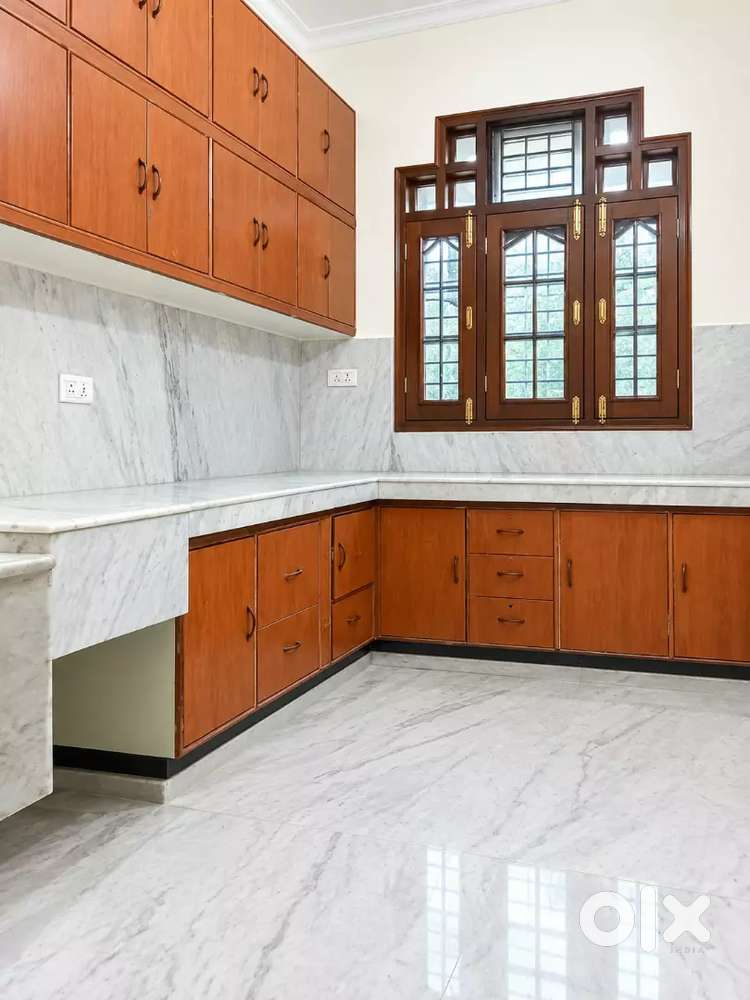 7MARLA  FIRST FLOOR SEMI FURNISHED KOTHI  RENT NEAR CT COLLEGE JAL.