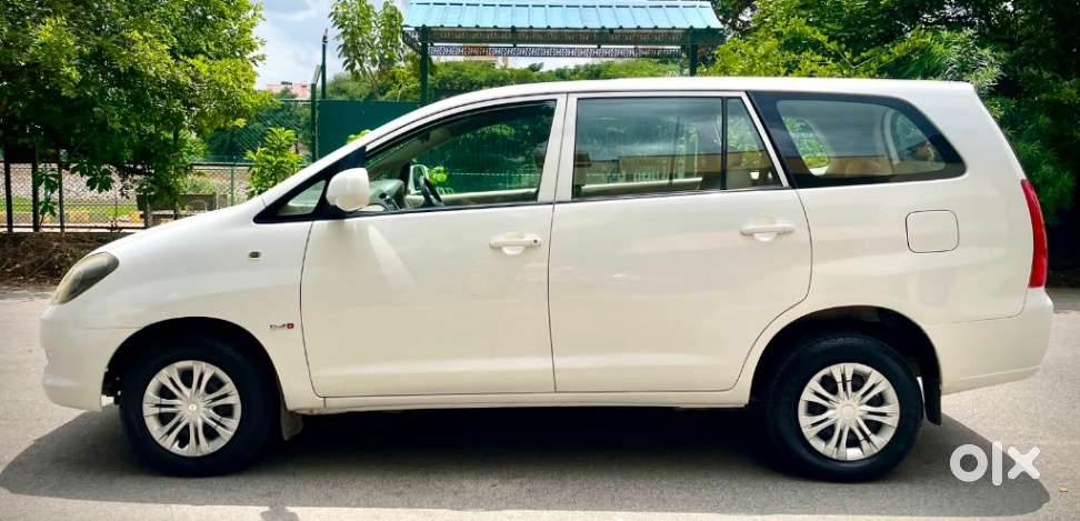 Toyota Innova 2.5 G (diesel) 8 Seater, 2005, Diesel